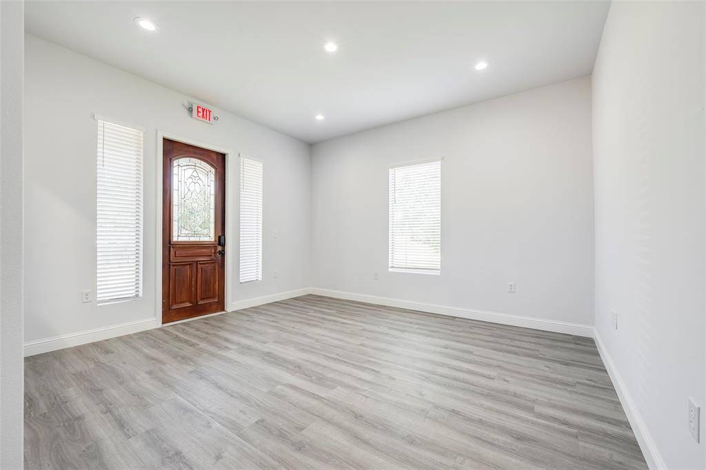1900 E Henderson Street #2, Cleburne, TX 76031