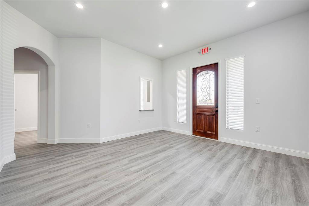 1900 E Henderson Street #2, Cleburne, TX 76031