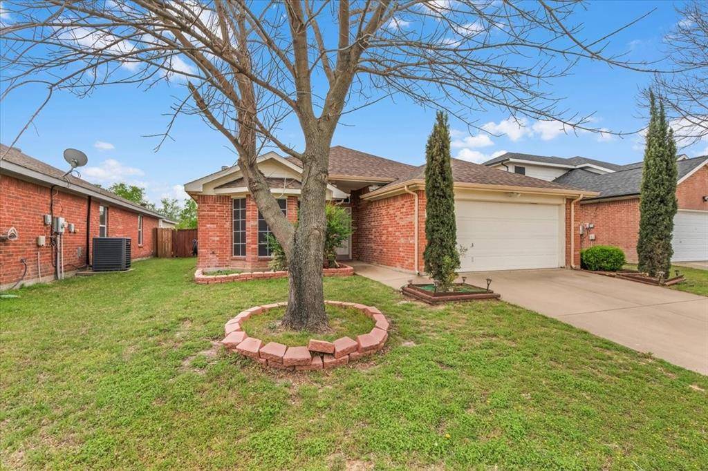 427 Cranbrook Lane, Grand Prairie, TX 75052