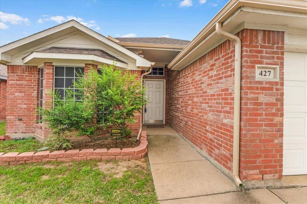 427 Cranbrook Lane, Grand Prairie, TX 75052