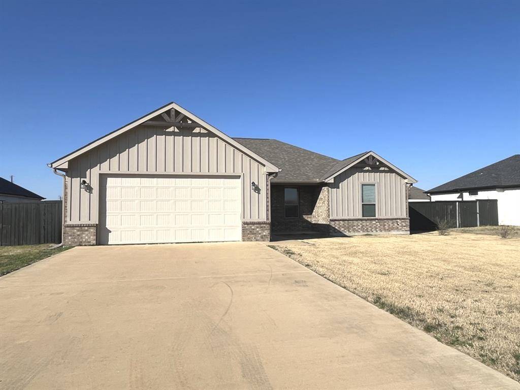 316 W James Street, Mabank, TX 75147