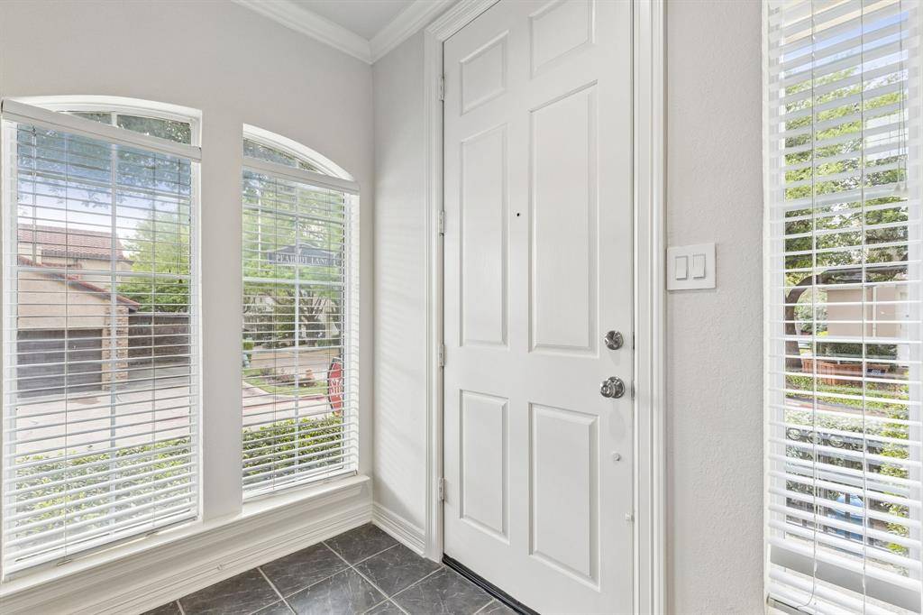 4097 Oberlin Way, Addison, TX 75001