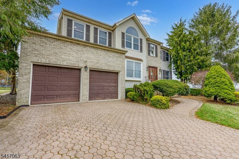 5 Hughey Ln, Hillsborough Twp., NJ 08844