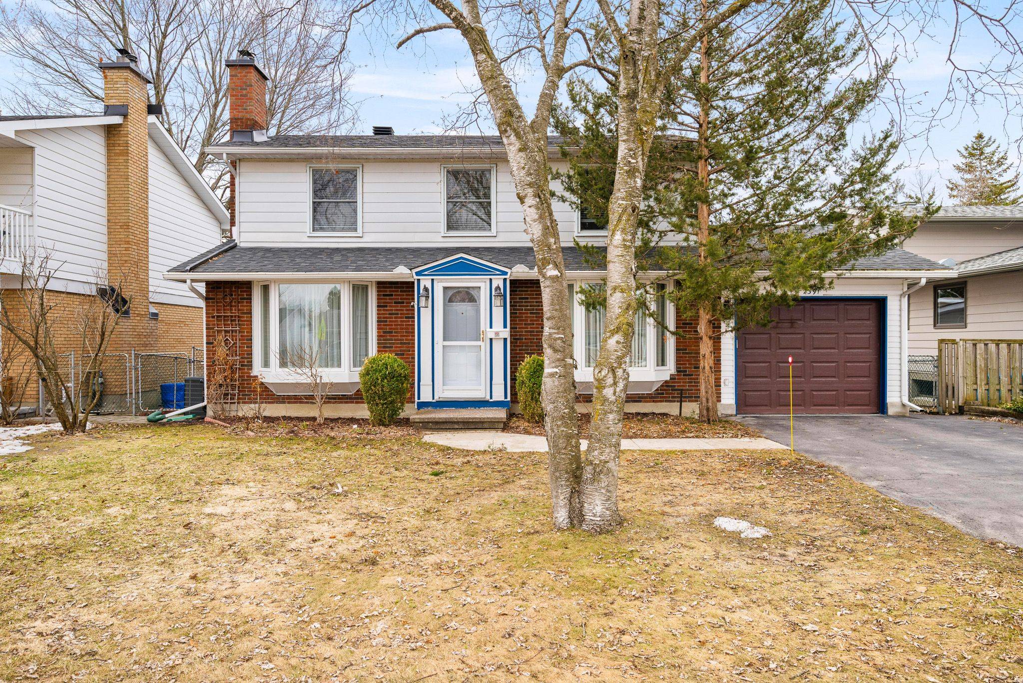 2391 Ogilvie RD, Beacon Hill North - South And Area, ON K1J 7N4