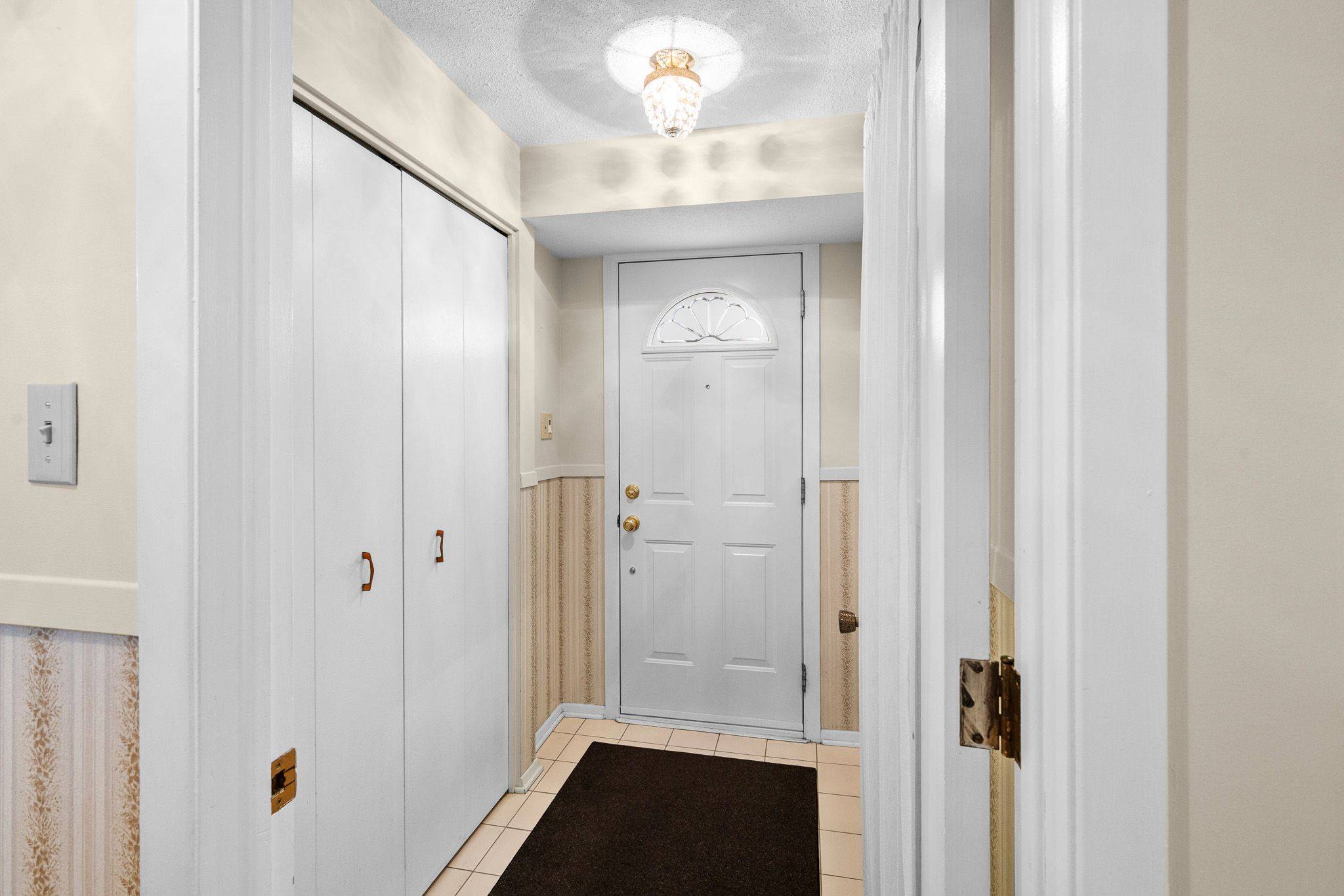 2391 Ogilvie RD, Beacon Hill North - South And Area, ON K1J 7N4