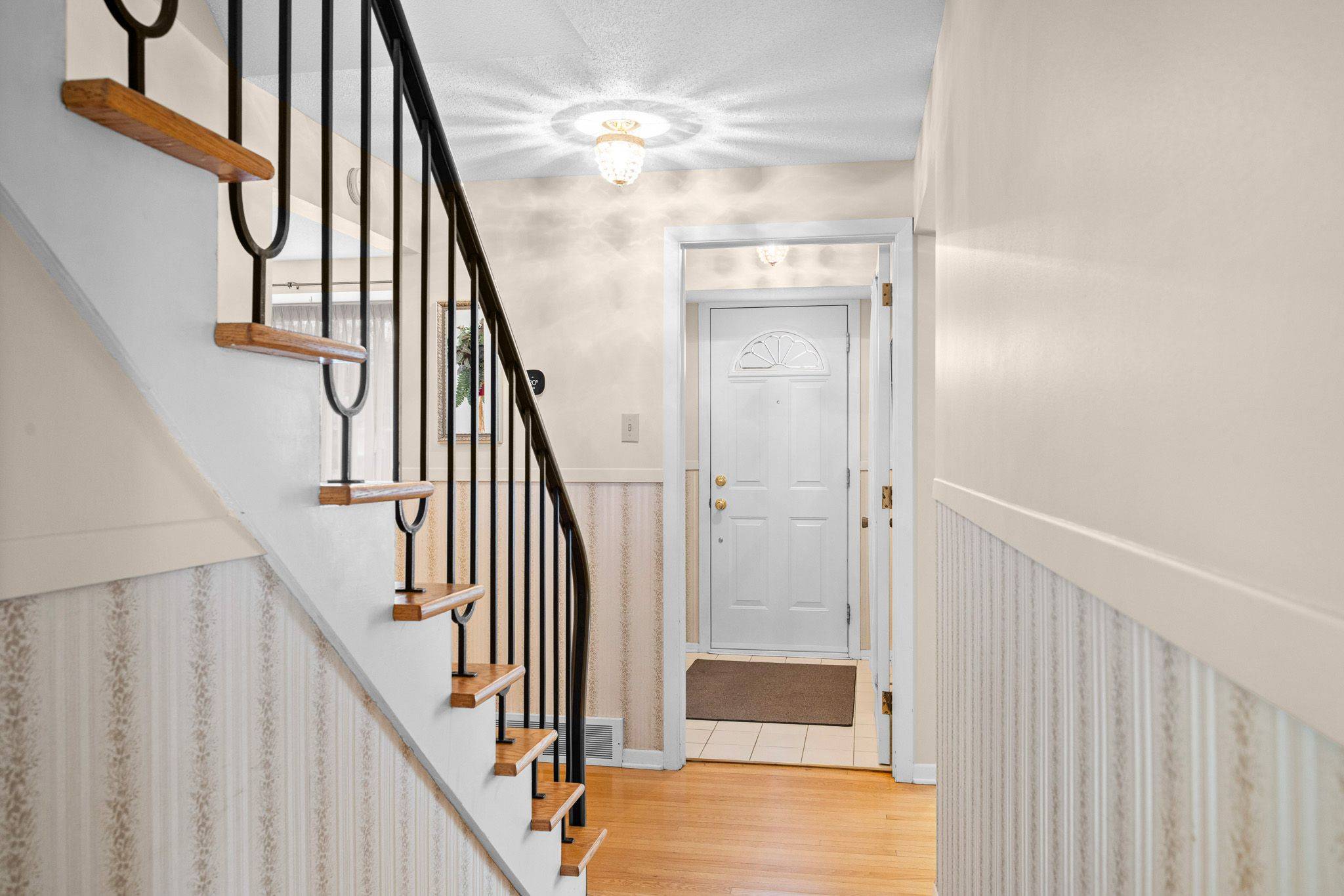 2391 Ogilvie RD, Beacon Hill North - South And Area, ON K1J 7N4