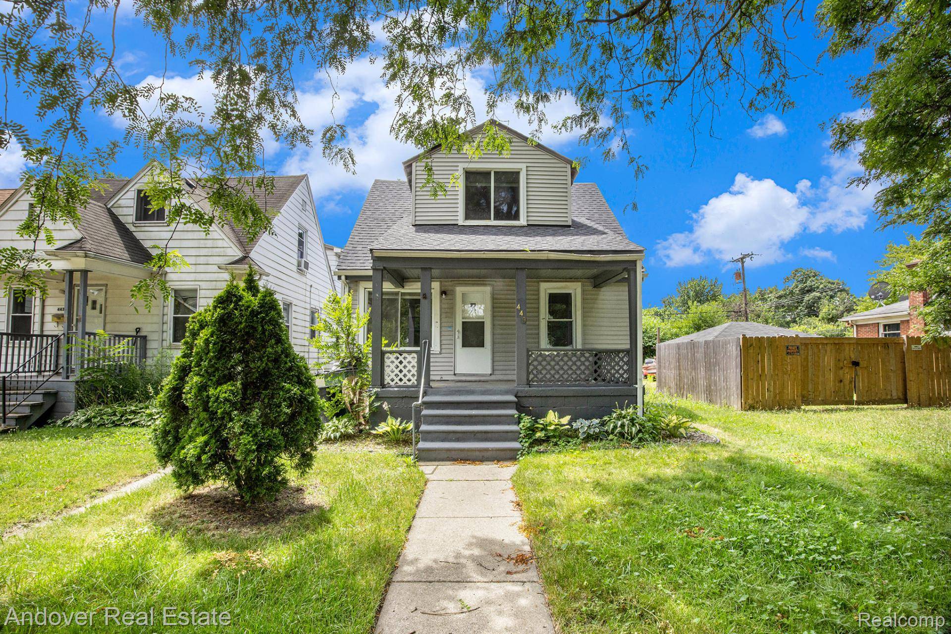 449 W Evelyn AVE, Hazel Park, MI 48030