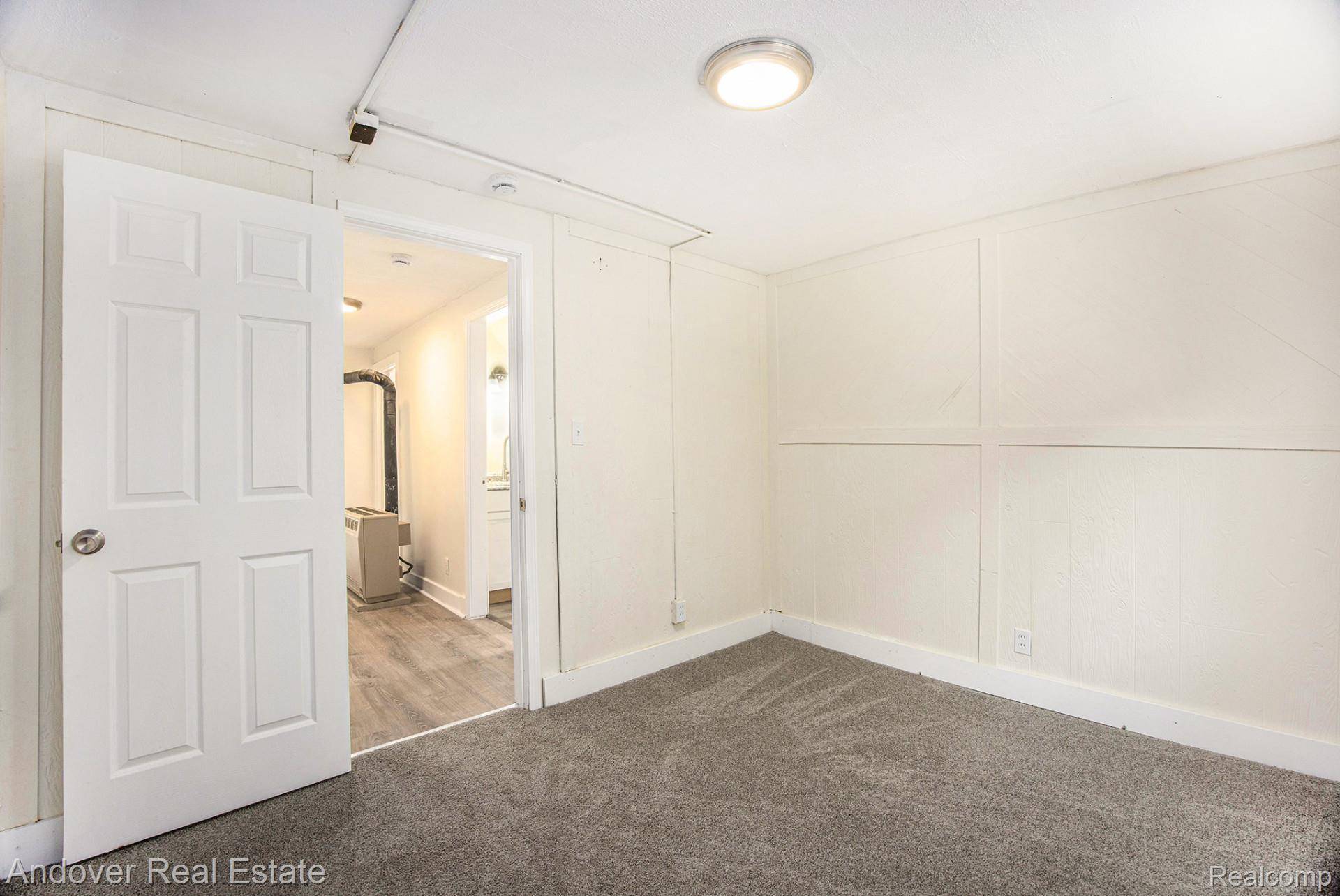 449 W Evelyn AVE, Hazel Park, MI 48030