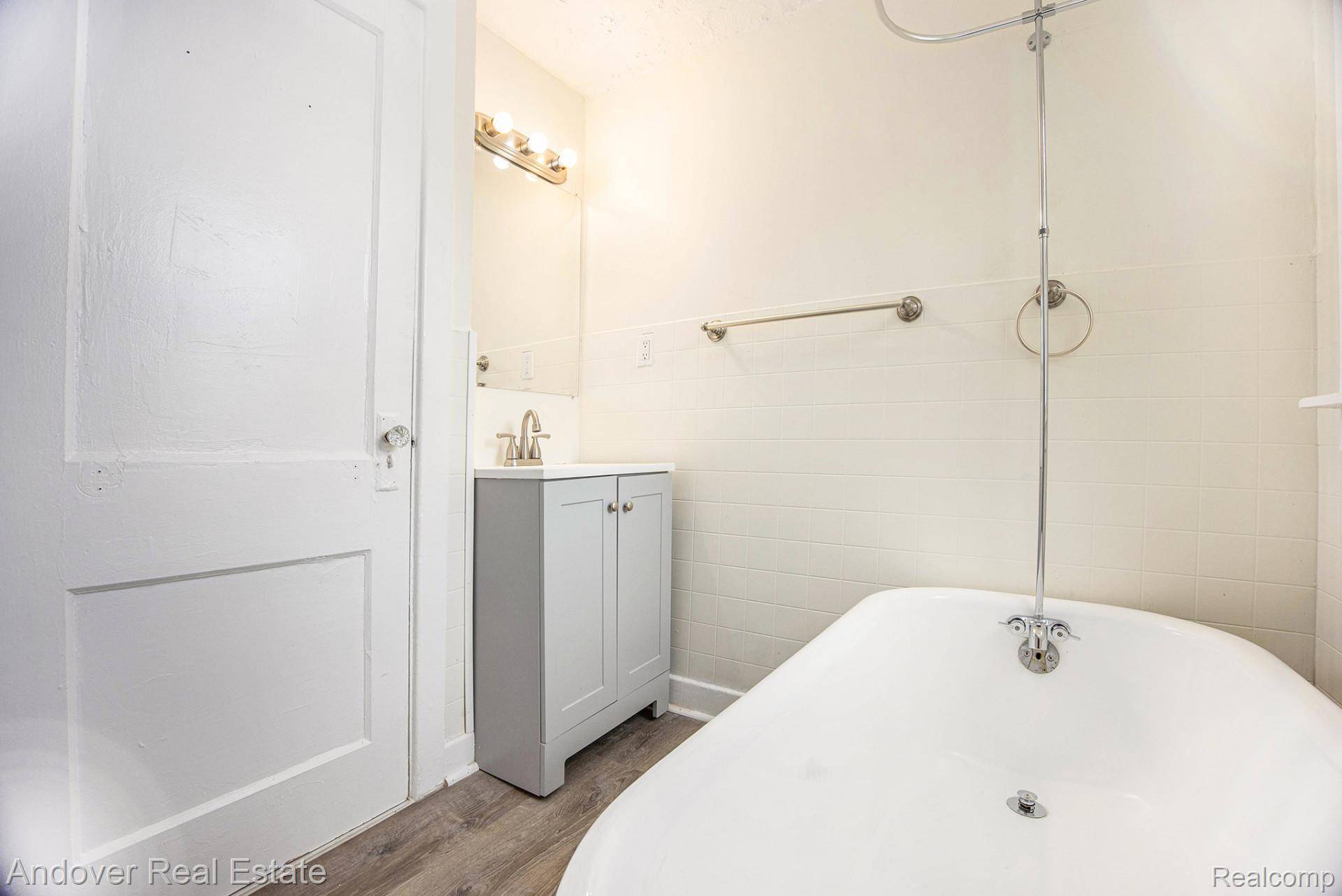 449 W Evelyn AVE, Hazel Park, MI 48030