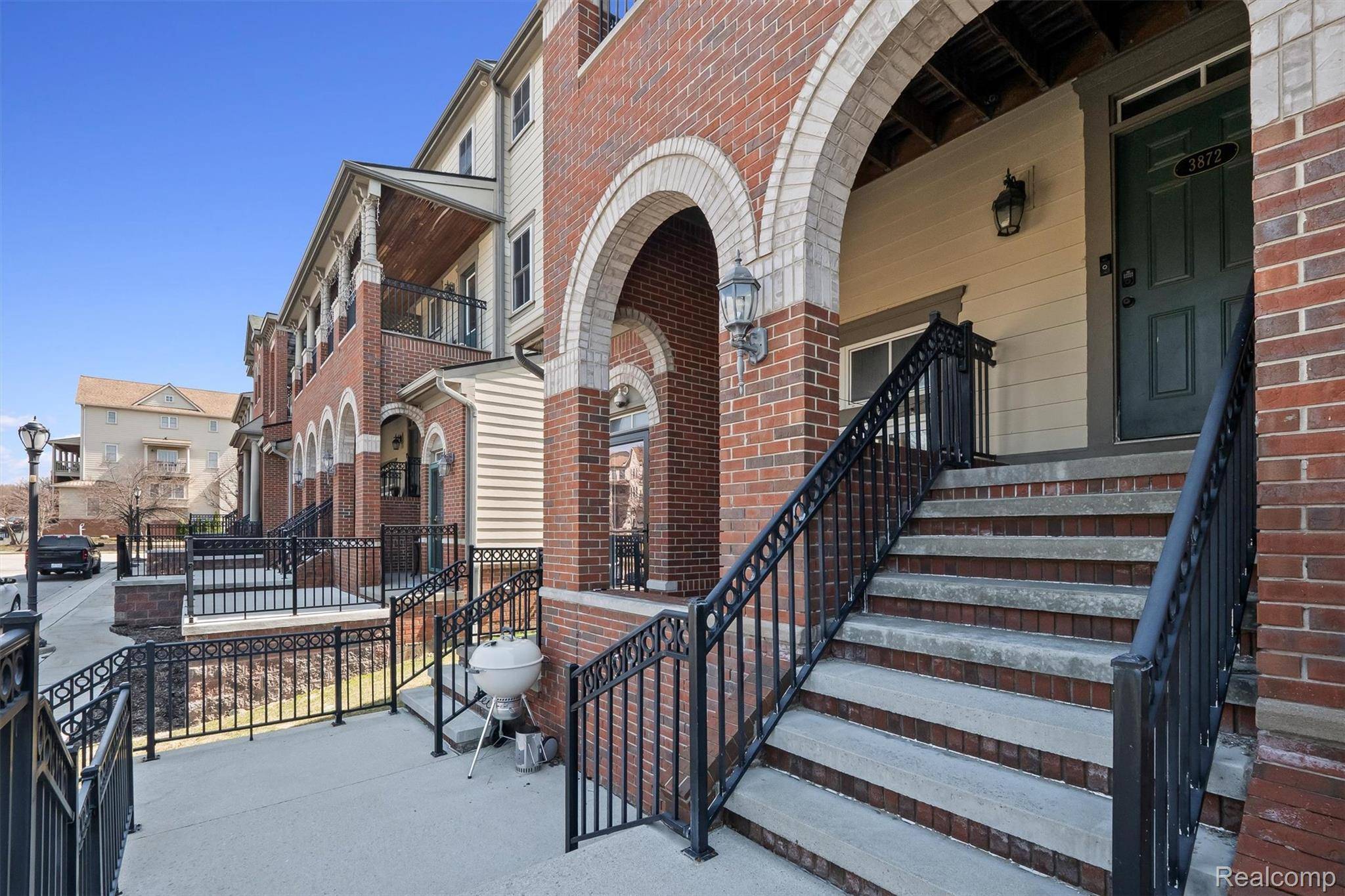 3872 Forester BLVD, Auburn Hills, MI 48326