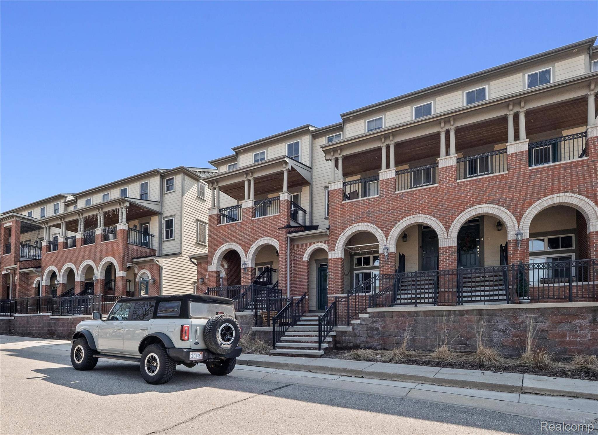 3872 Forester BLVD, Auburn Hills, MI 48326