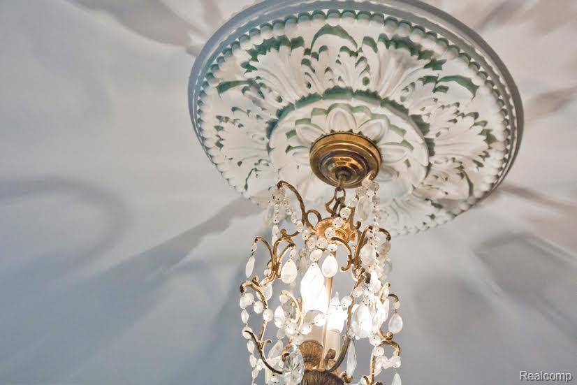 7880 Van Dyke PL, Detroit, MI 48214