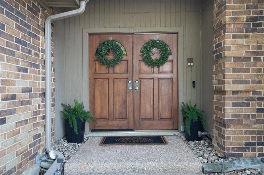 1636 Crooked Creek Drive, Carrollton, TX 75007