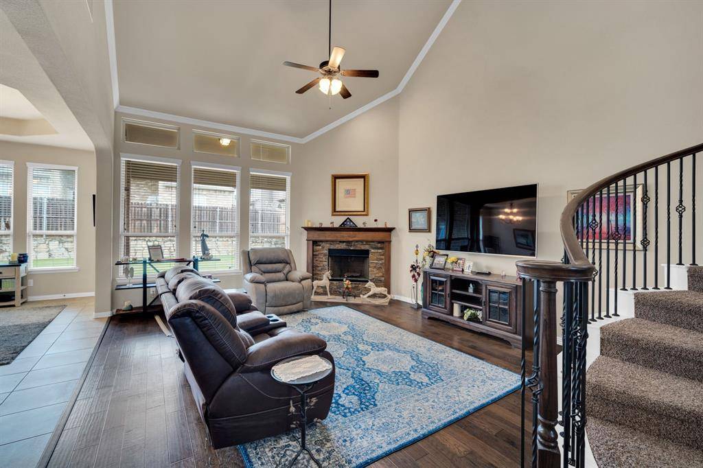 409 Brookdale Drive, Midlothian, TX 76065