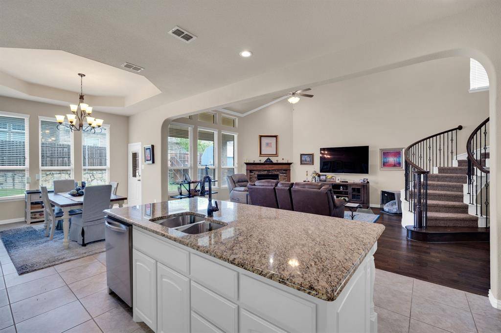 409 Brookdale Drive, Midlothian, TX 76065