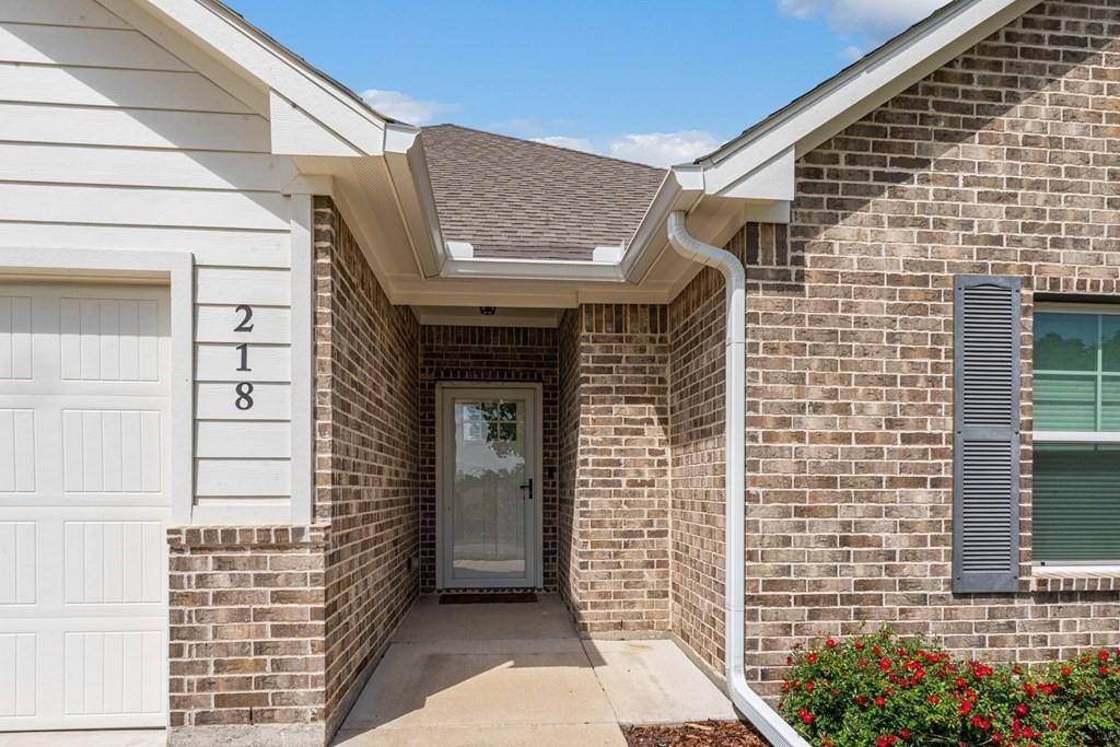 218 Skiff Drive, Gun Barrel City, TX 75156