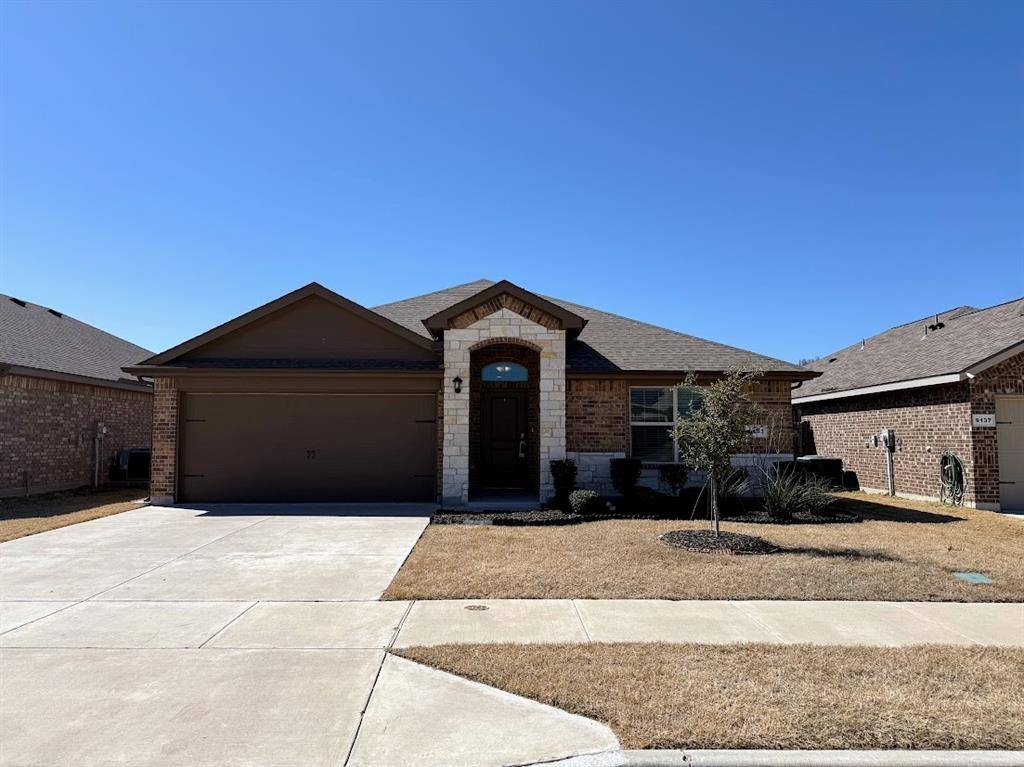 9133 High Stirrup Lane, Fort Worth, TX 76131