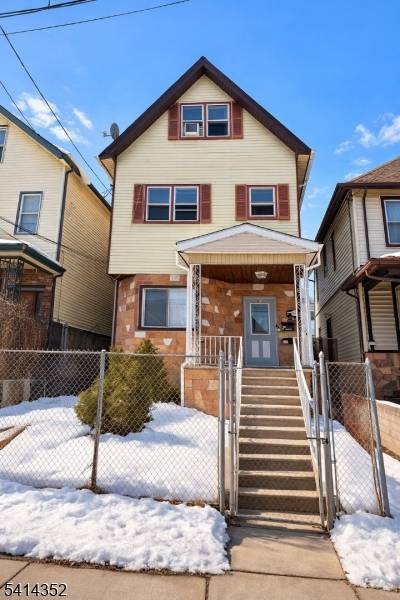 832 Parker St, Newark City, NJ 07104