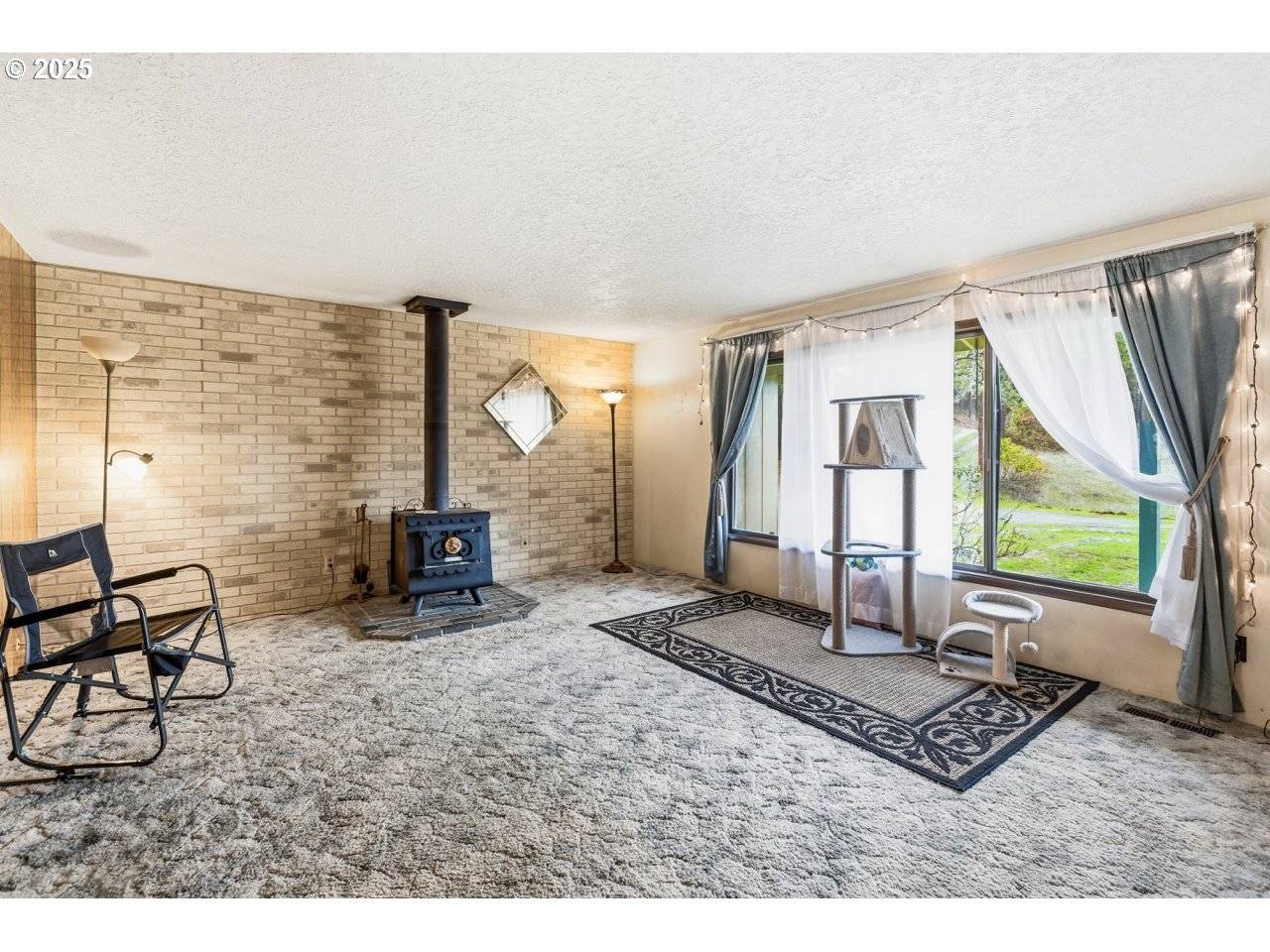 2100 BOYER RD, Riddle, OR 97469