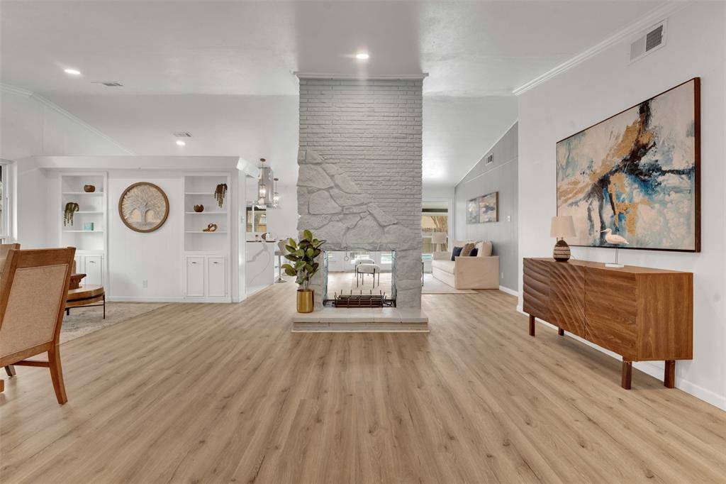 1110 Coronet Street, Irving, TX 75062