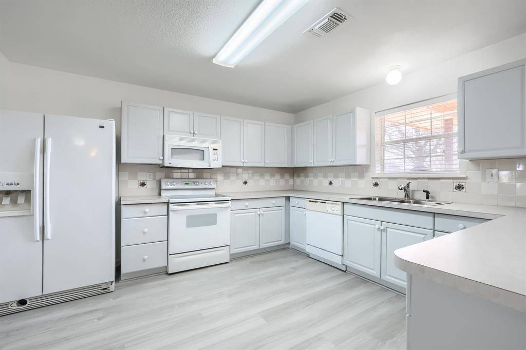 101 County Road 1010, Princeton, TX 75407