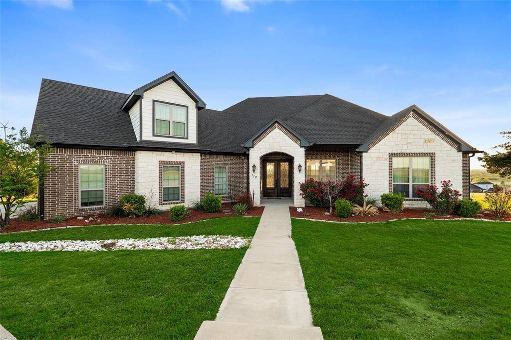 110 Eagles Roost Circle, Ennis, TX 75119