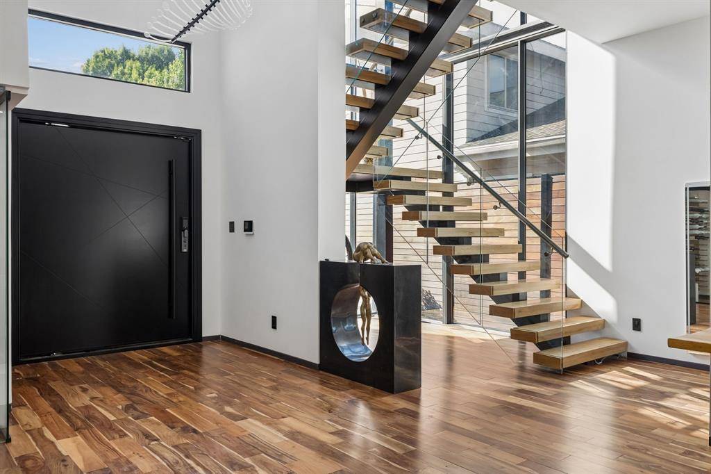 8619 San Fernando Way, Dallas, TX 75218