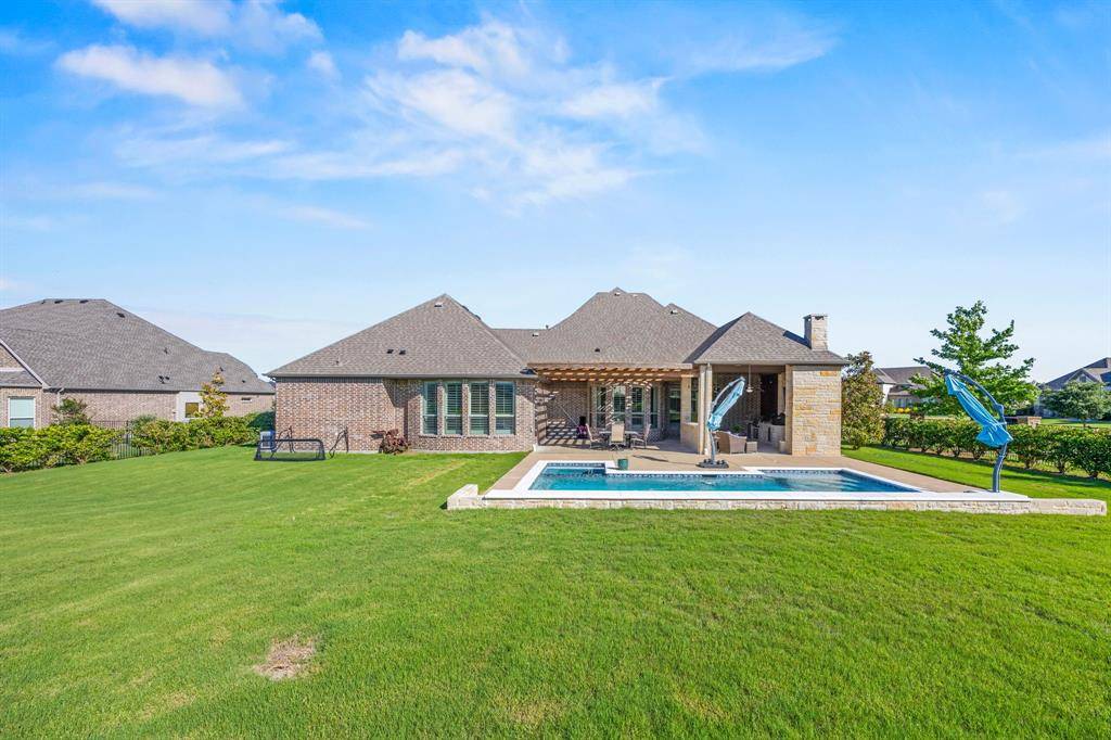 305 Toulouse Lane, Heath, TX 75032