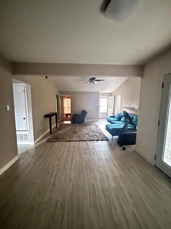 1107 Rimcrest Drive, Arlington, TX 76017