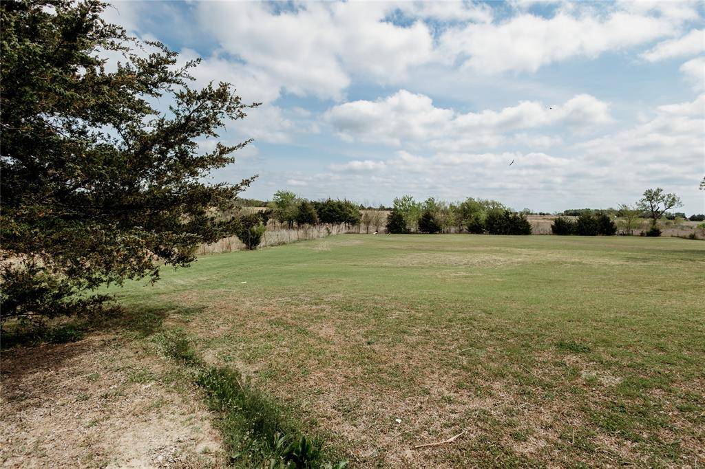 2382 N Fm 1743, Windom, TX 75492