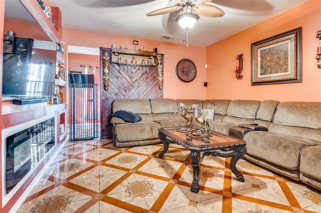 2503 Jim Street, Dallas, TX 75212