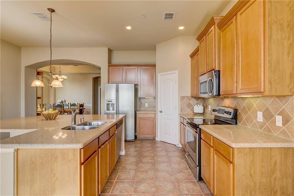 8728 Iron Horse Drive, Irving, TX 75063