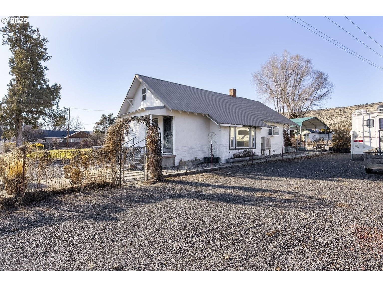 2355 NE MARKET ST, Madras, OR 97741