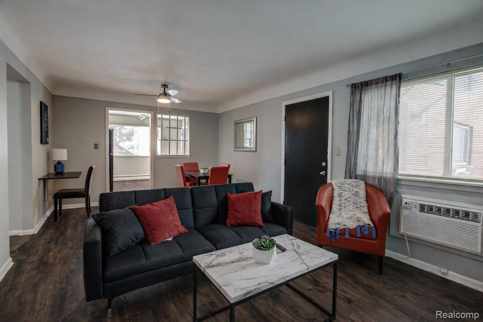 629 W Maple Rd #7, Clawson, MI 48017