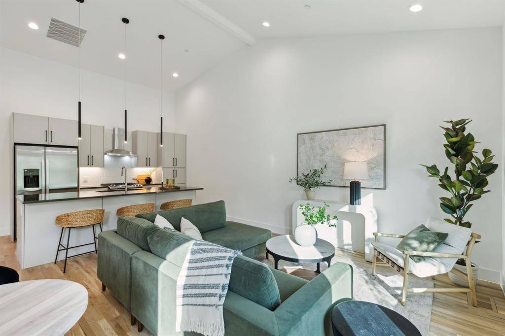 2142 Lovedale Avenue #104, Dallas, TX 75235