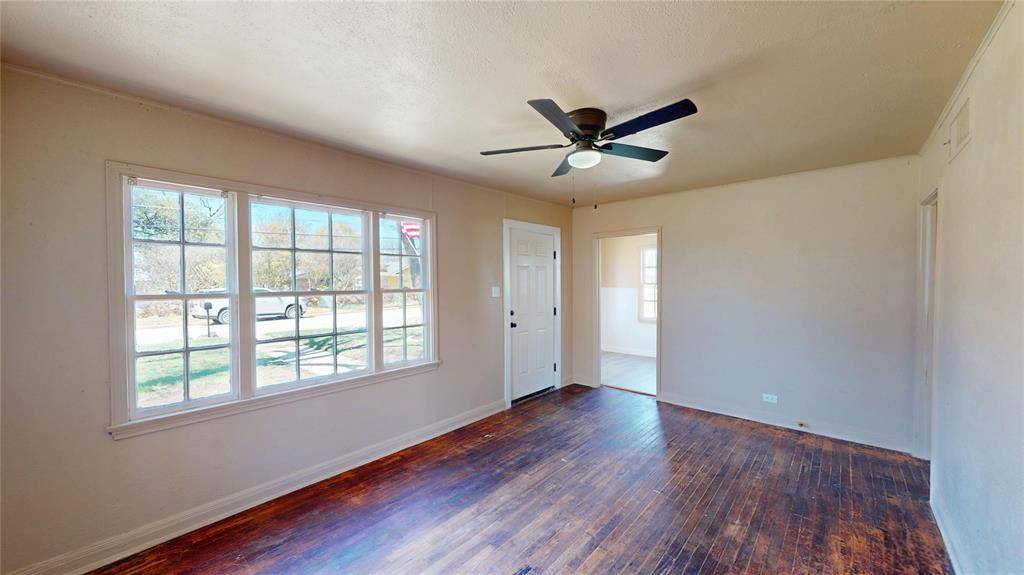 1202 N Grant, Brady, TX 76825