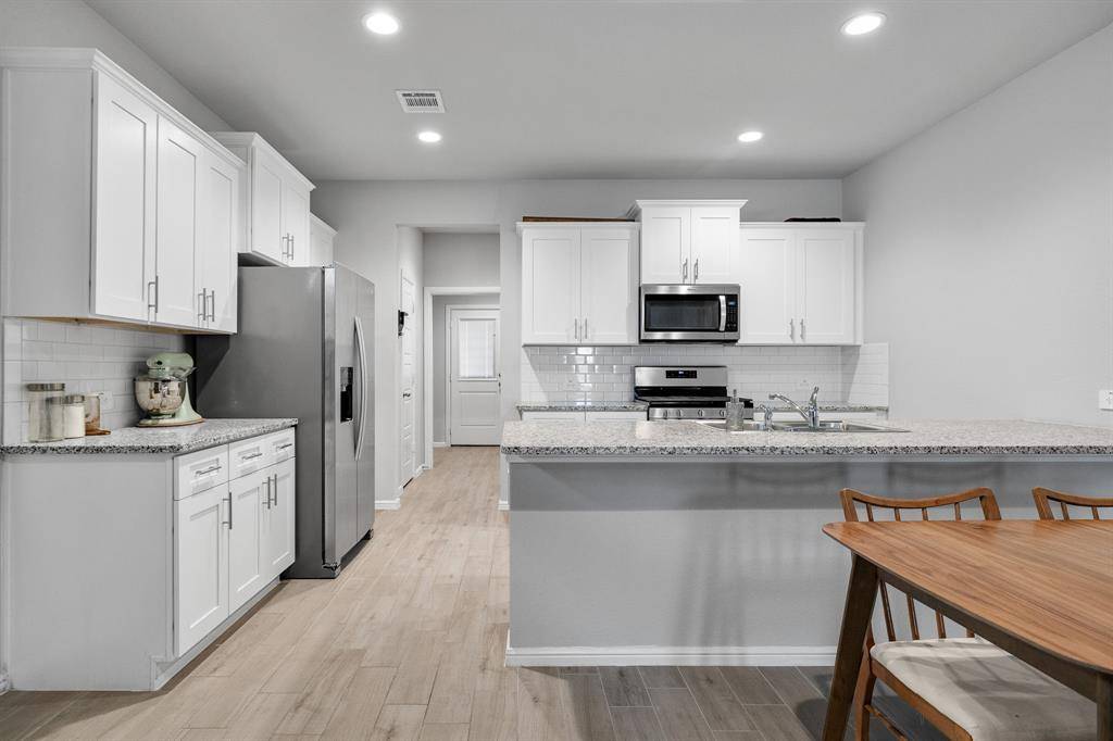 6736 Windfall Drive, Fort Worth, TX 76135