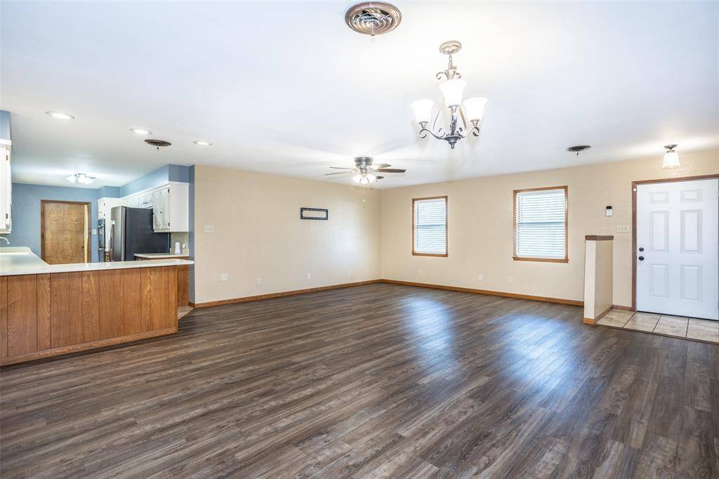 6989 W FM 922, Era, TX 76238