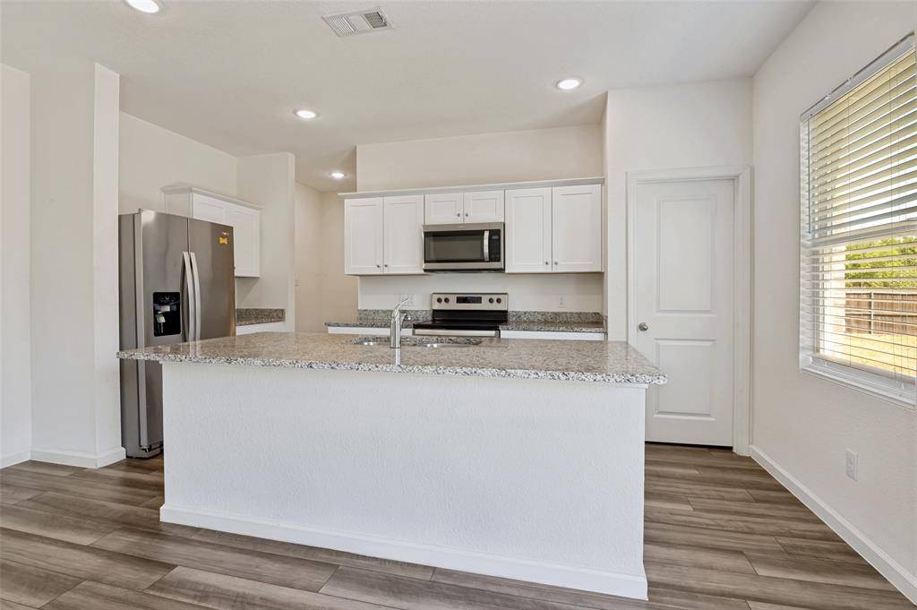 2430 Sagebrush Drive, Glenn Heights, TX 75154