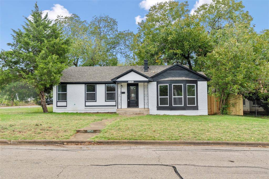2336 Glencrest Drive, Fort Worth, TX 76119