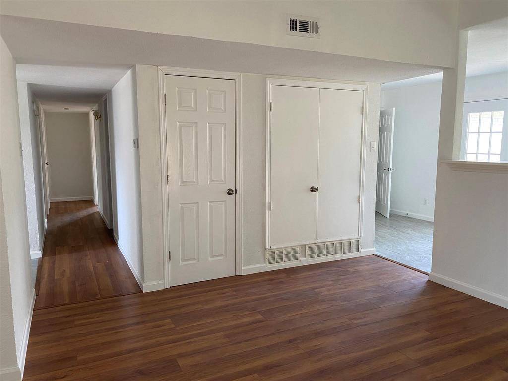 854 Timberdale Street, Grand Prairie, TX 75052