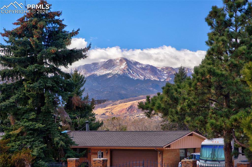 7407 Grashio DR, Colorado Springs, CO 80920