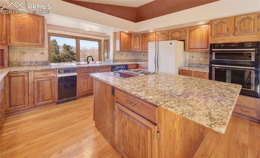 7407 Grashio DR, Colorado Springs, CO 80920