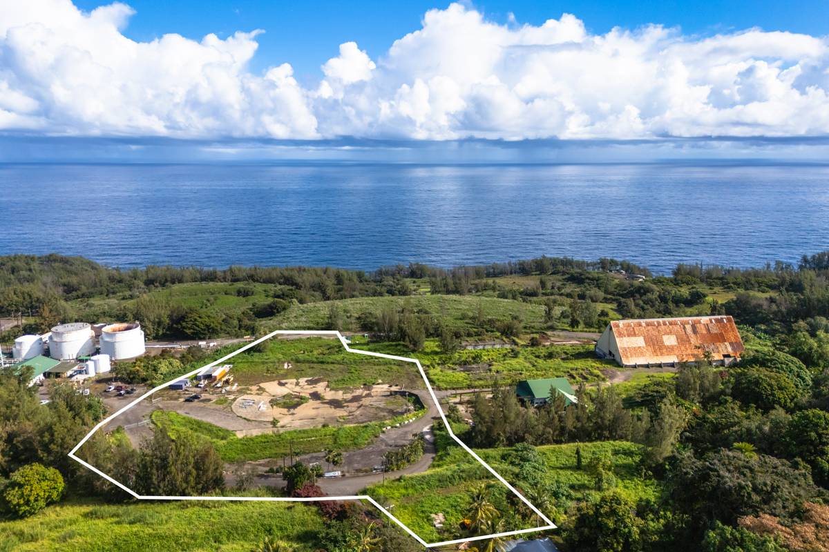 45-300 HAINA CAMP RD, Honokaa, HI 96727