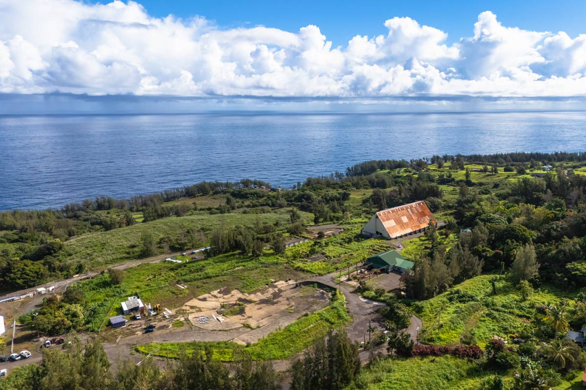 45-300 HAINA CAMP RD, Honokaa, HI 96727