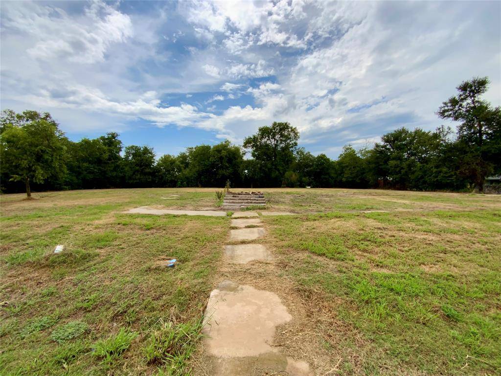 1018 W Angeline Street, Groesbeck, TX 76642