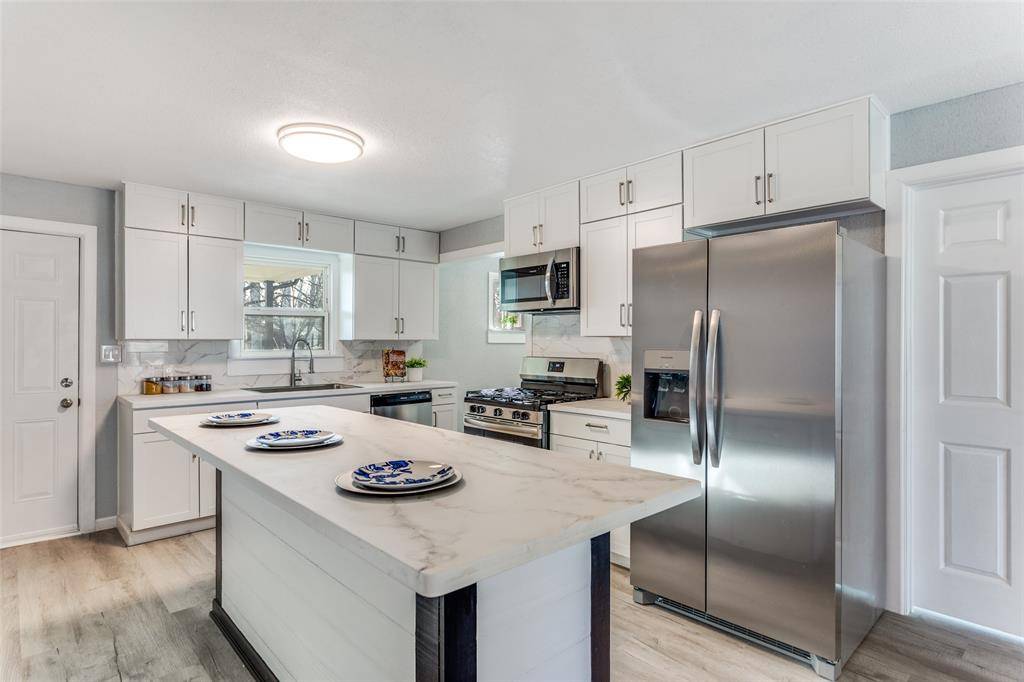 804 Lively Street, Bowie, TX 76230