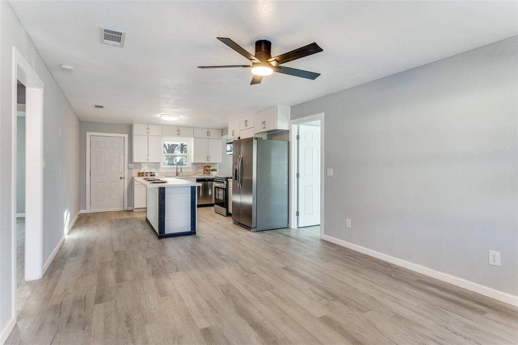 804 Lively Street, Bowie, TX 76230