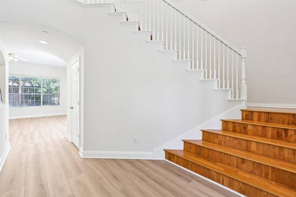 458 Richmond Street, Irving, TX 75063