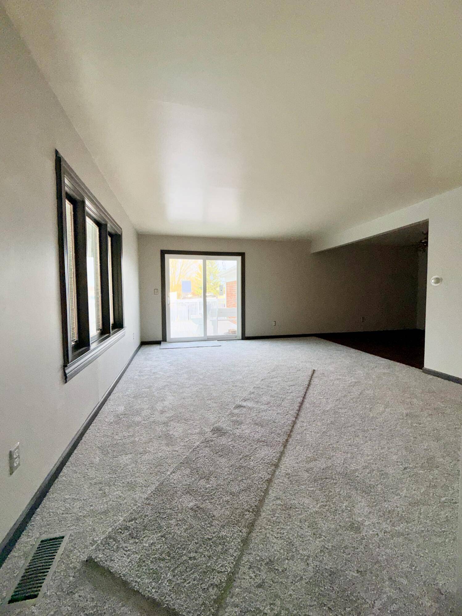 27153 Winchester ST, Brownstown Twp, MI 48183